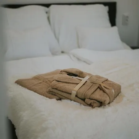 Halacs Homes- Boutique Cabins, Boutique