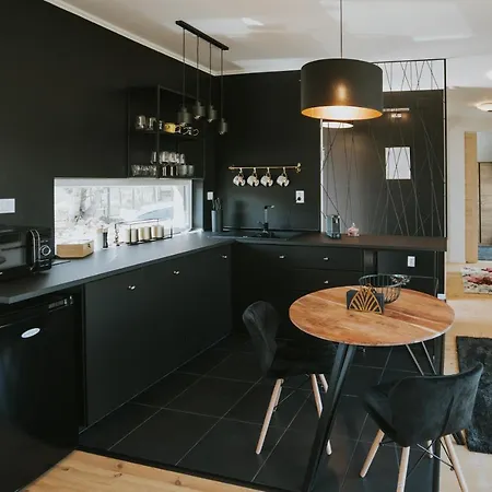 Halacs Homes- Boutique Cabins, Boutique Feriehus Balatonalmádi