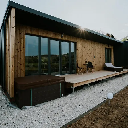 Halacs Homes- Boutique Cabins, Boutique Feriehus Balatonalmádi