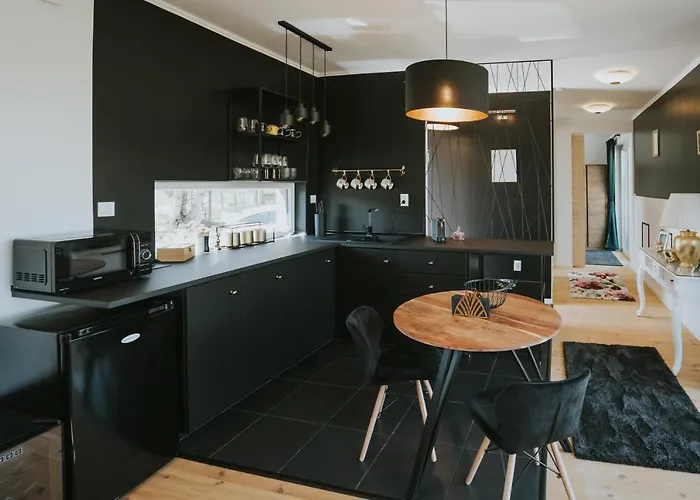 Halacs Homes- Boutique Cabins, Boutique Case de vacanță Balatonalmádi